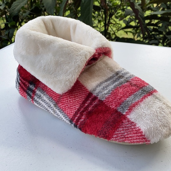 Pottery Barn Winslow Plaid Cozy Booties sz. Large - Picture 6 of 11